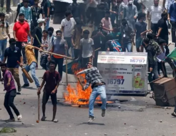 بنگلہ دیش میں طلبہ کے احتجاج میں شدت، کرفیو نافذ، فوج طلب کر لی گئی