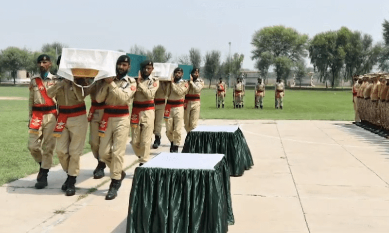 راولپنڈی: پاک فوج کے شہید جوان مکمل فوجی اعزاز کیساتھ سپرد خاک