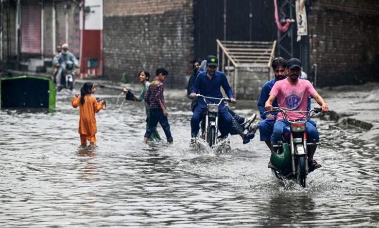 پاکستان میں مون سون بارشوں سے ہلاکتیں 240 سے تجاوز کر گئیں