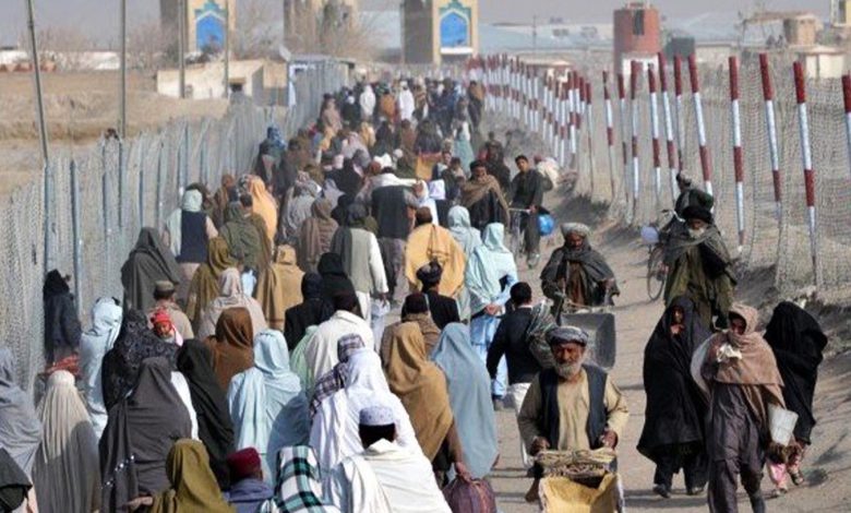 ملک بدری مؤخر : پاکستان نے افغان مہاجرین کو یکم ستمبر تک مہلت دے دی