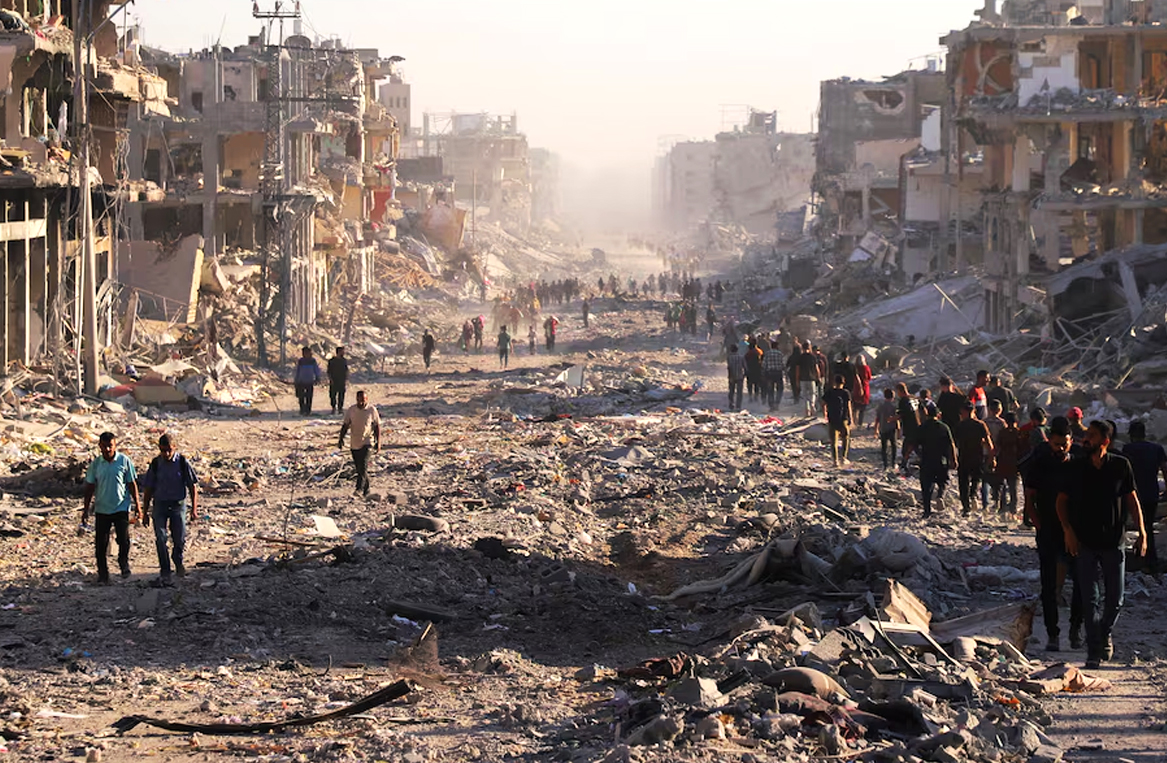 غزہ امن منصوبہ نافذالعمل: لوگ تباہ شدہ گھروں کی طرف بڑھ رہے ہیں